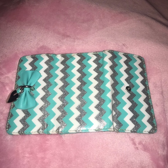 Wallet 💕💙 - Picture 5 of 5